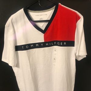 VINTAGE TOMMY HILFIGER MENS T-SHIRT SIZE LARGE !
